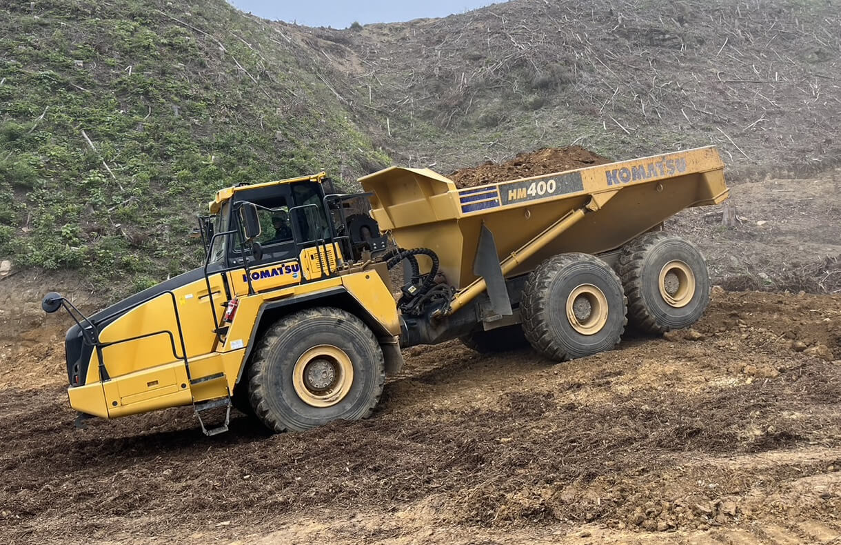 ダンプトラック